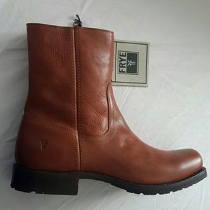 Frye Heath Inside Zip boot